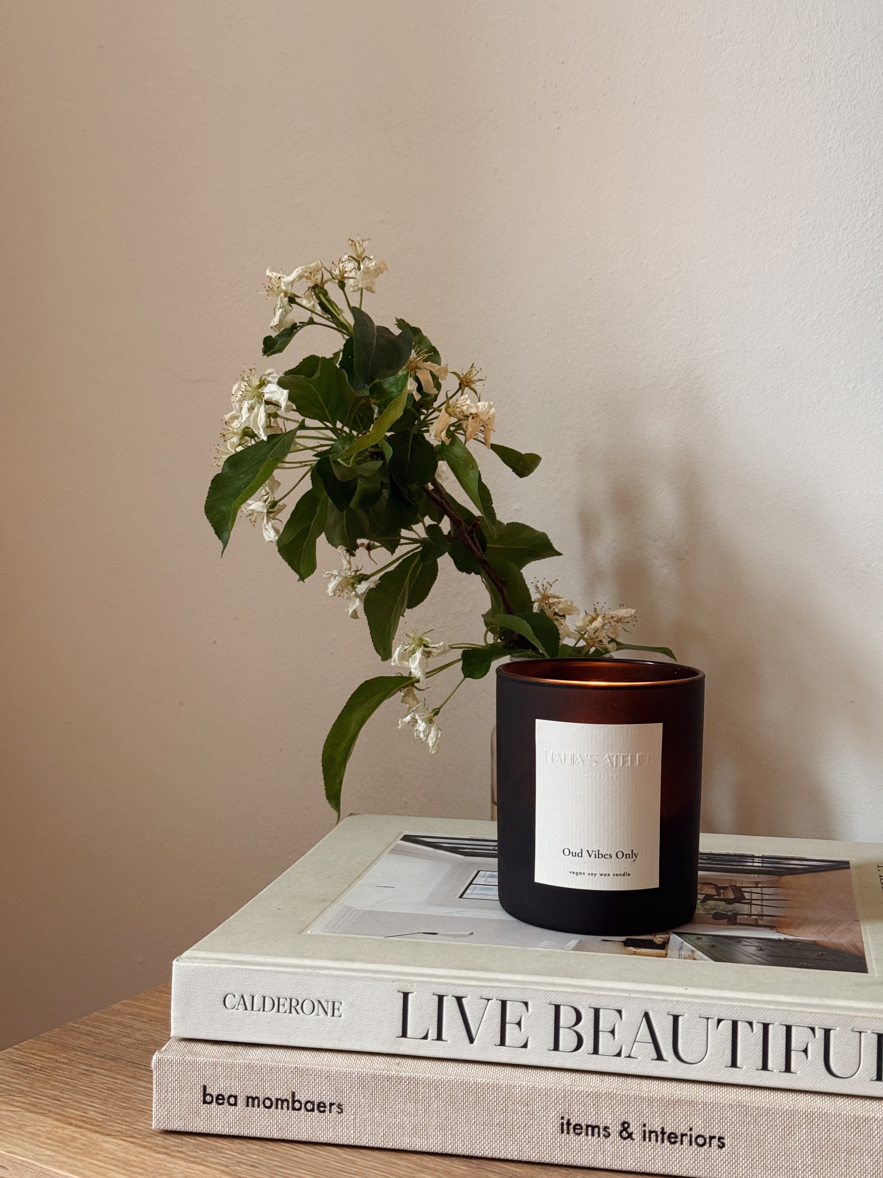 Oud Vibes Only Vegansk Duftlys 230g